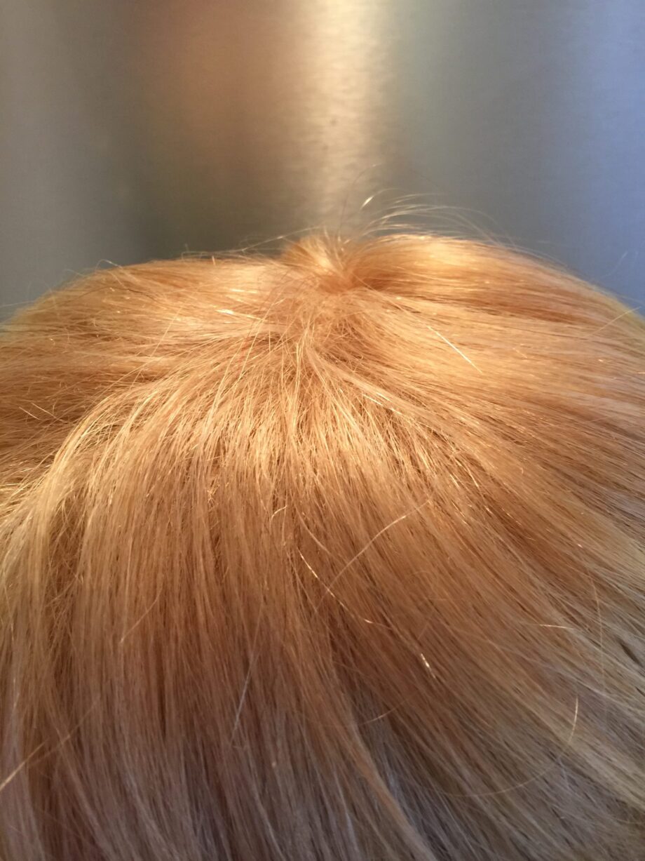 Blonde wig. Pplblss742