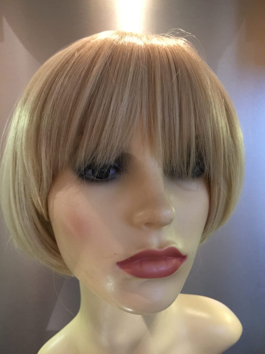Light blonde wig. Pplblss744