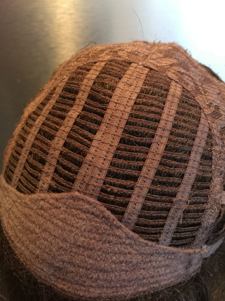 Short brown wig. Pplbrsw738