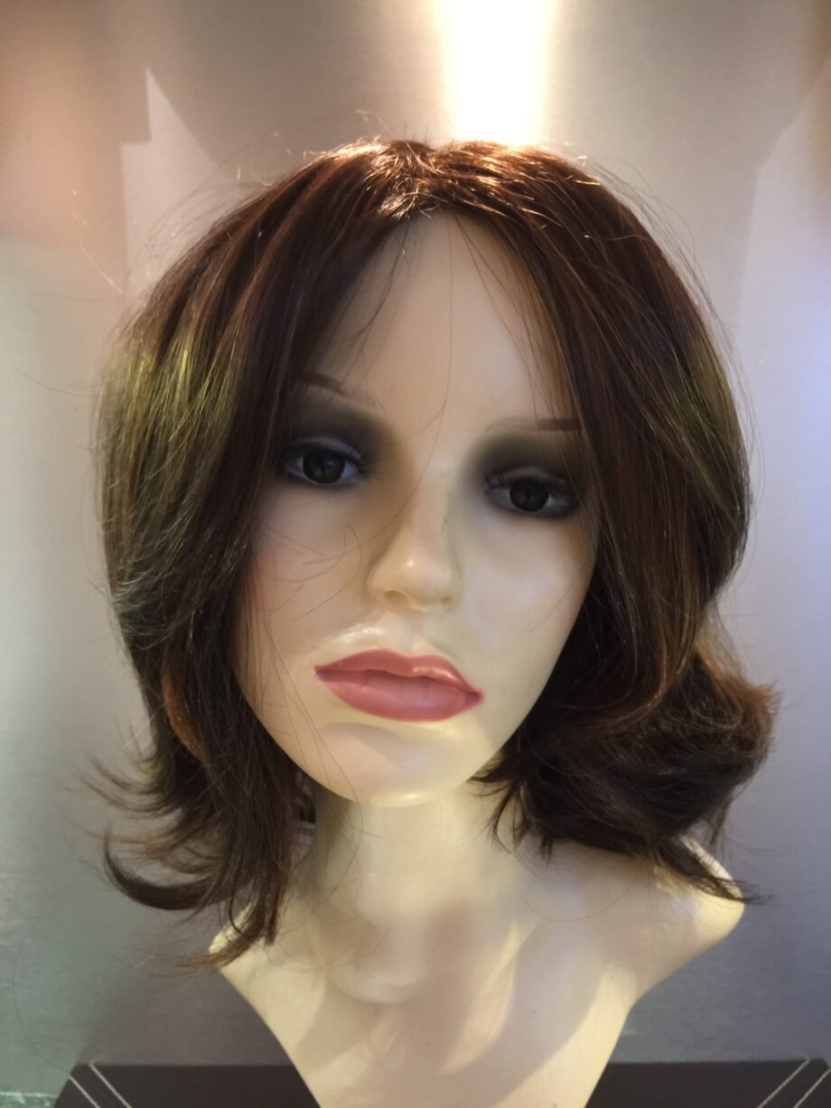 Brown wig. Pplbrmw740