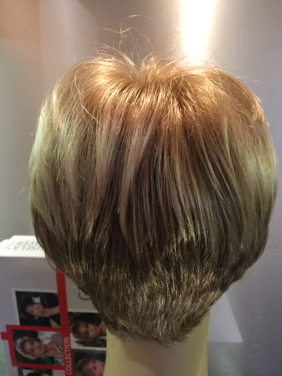 Blonde caramel rooted wig. Pplblss745