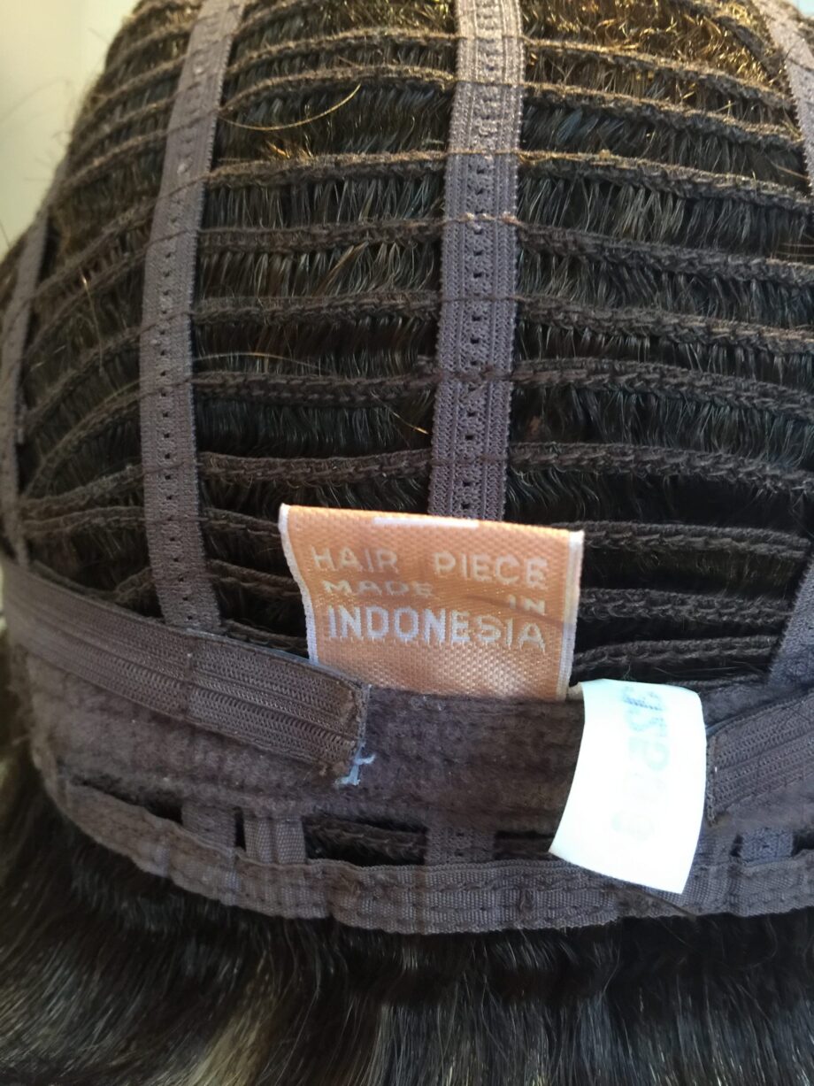 Short brown wig. Pplbrsw738