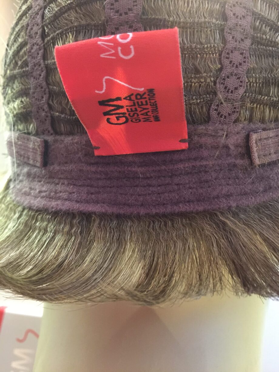 Blonde caramel rooted wig. Pplblss745