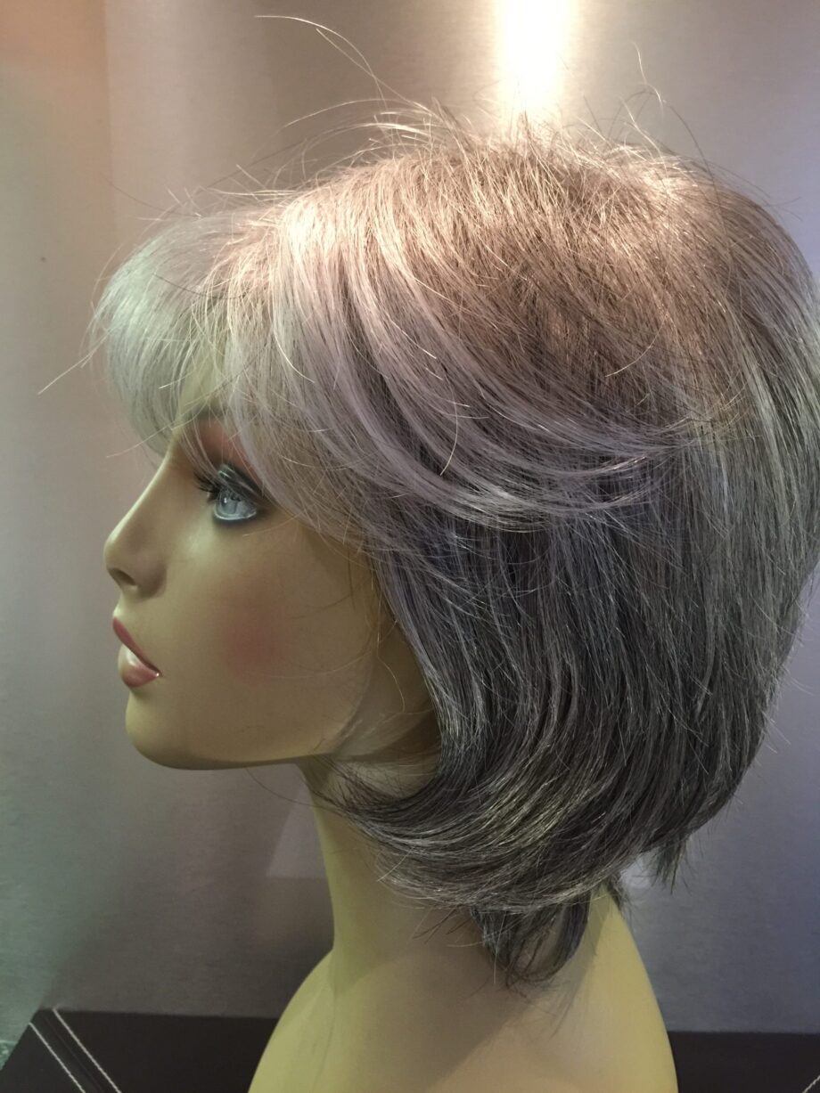 Silver grey wig. Pplgms741