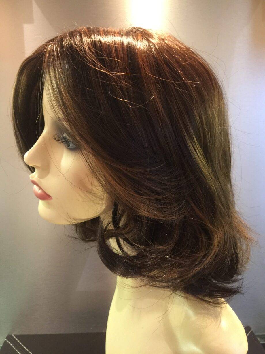 Brown wig. Pplbrmw740