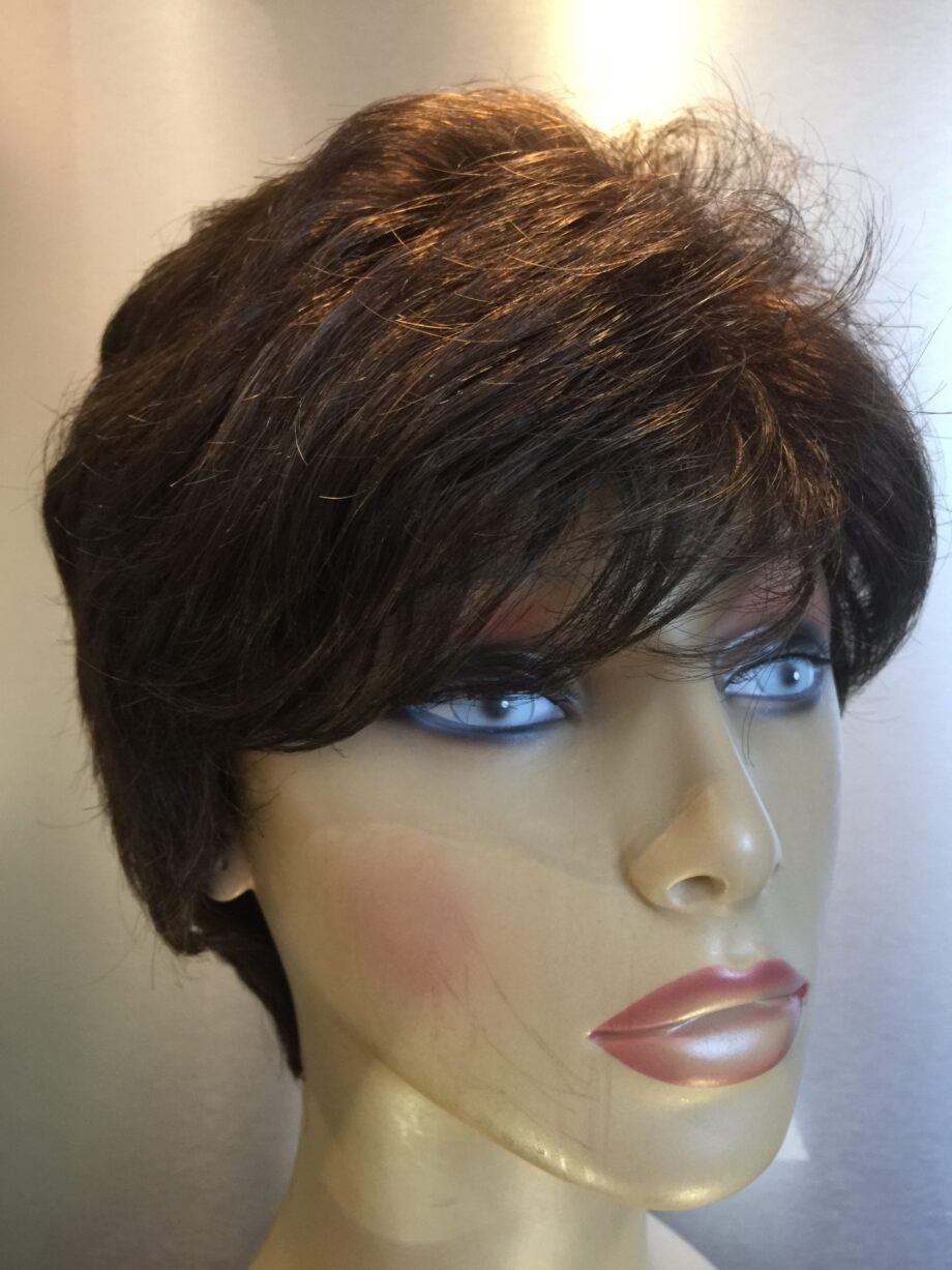 Short brown wig. Pplbrsw738