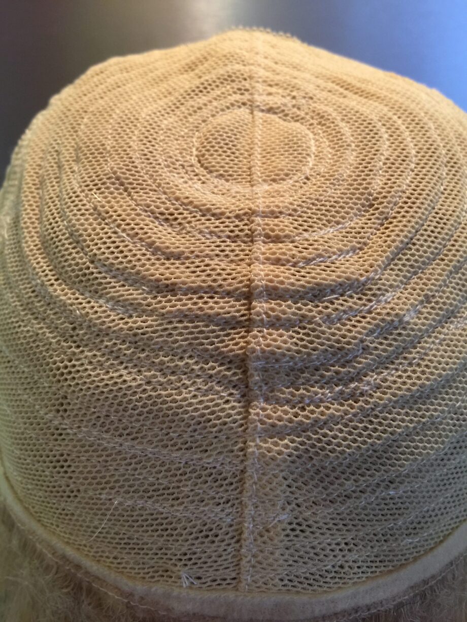 Blonde wig. Pplblss742