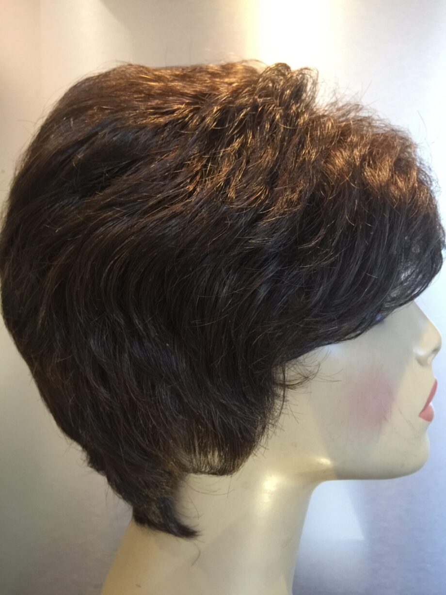Short brown wig. Pplbrsw738