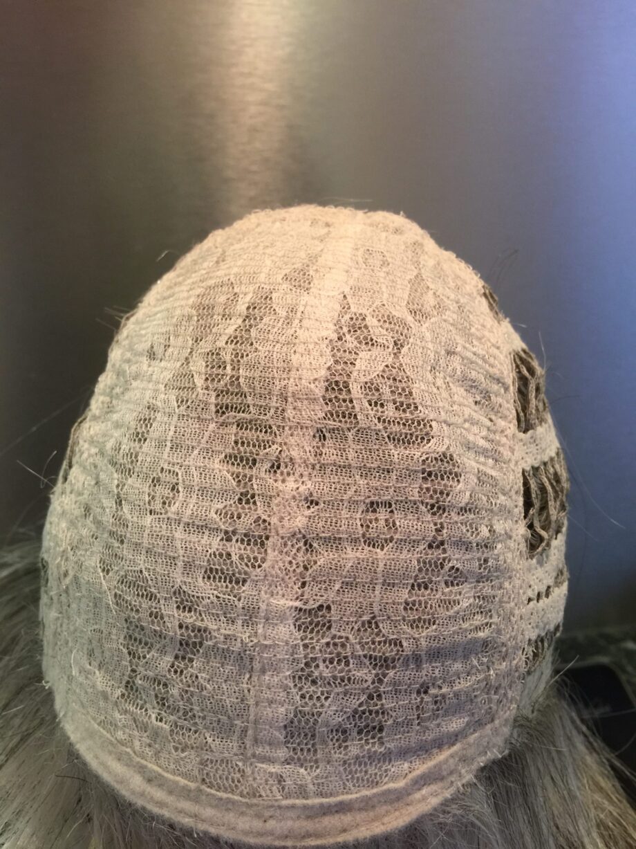 Silver grey wig. Pplgms741