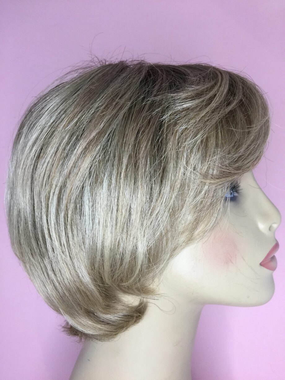 Rooted blonde pplblms531