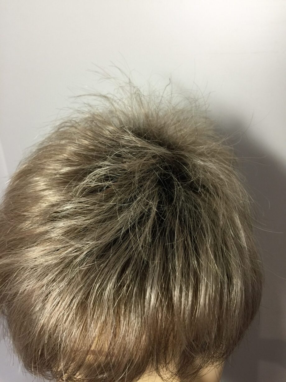 Short blonde wig. Pplblss528