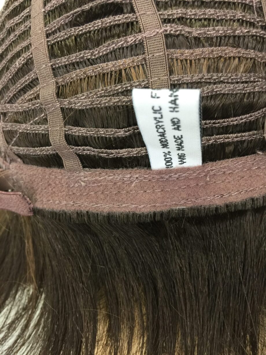 Brown wig. Pplbess649