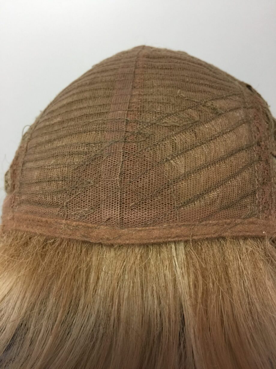 Platinum blond rooted. Pplblss749