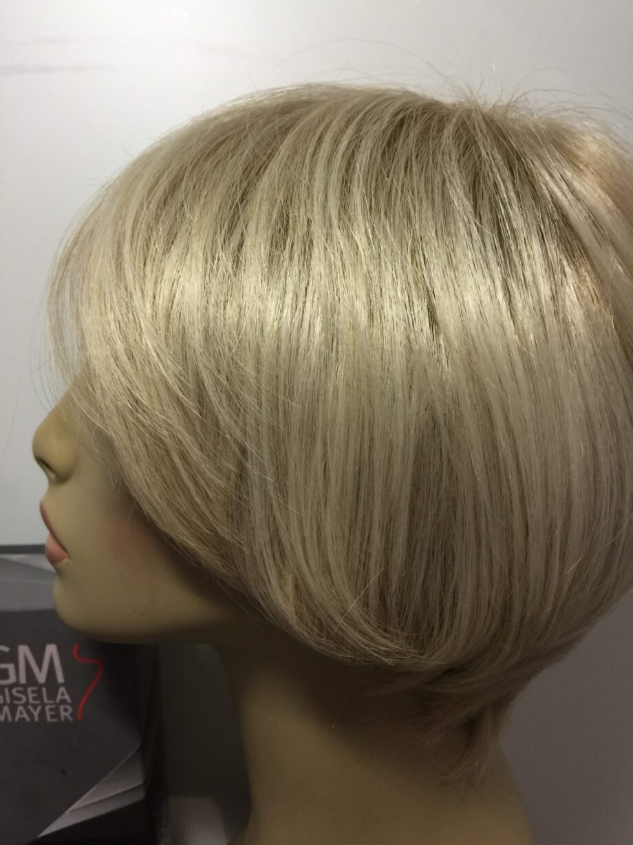 Platinum blond rooted. Pplblss749