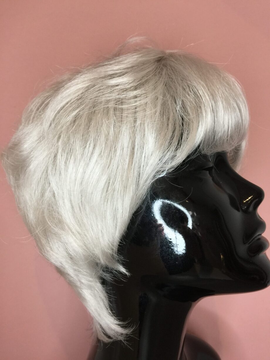 Silver wig. Pplssw532