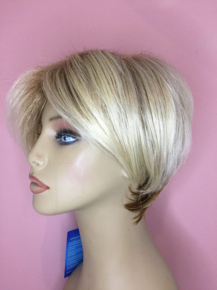 Blonde rooted.  Pplblms534