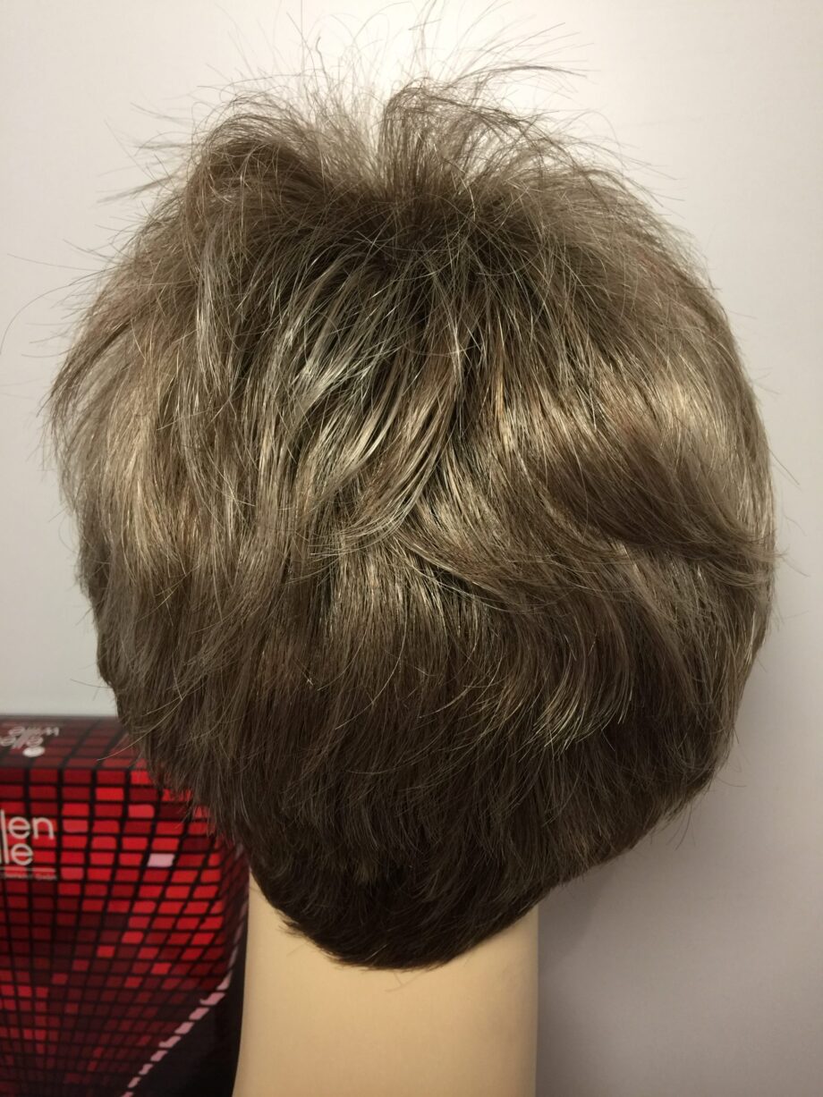 Short blonde wig. Pplblss528