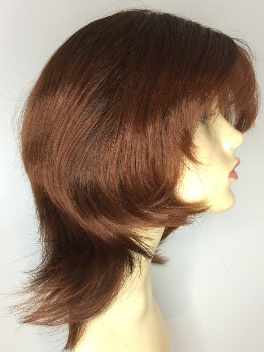 Long red / auburn wig . Pplrlw810