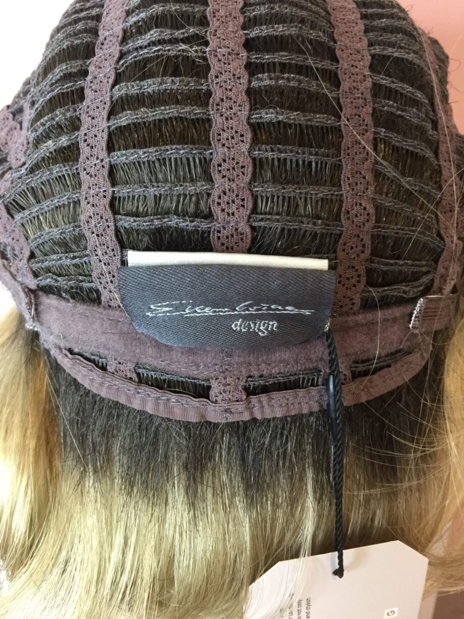 New blonde wig. Pplblms655