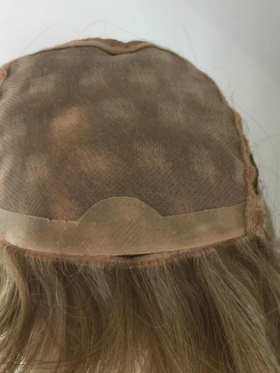 Blonde wig. Pplblms659