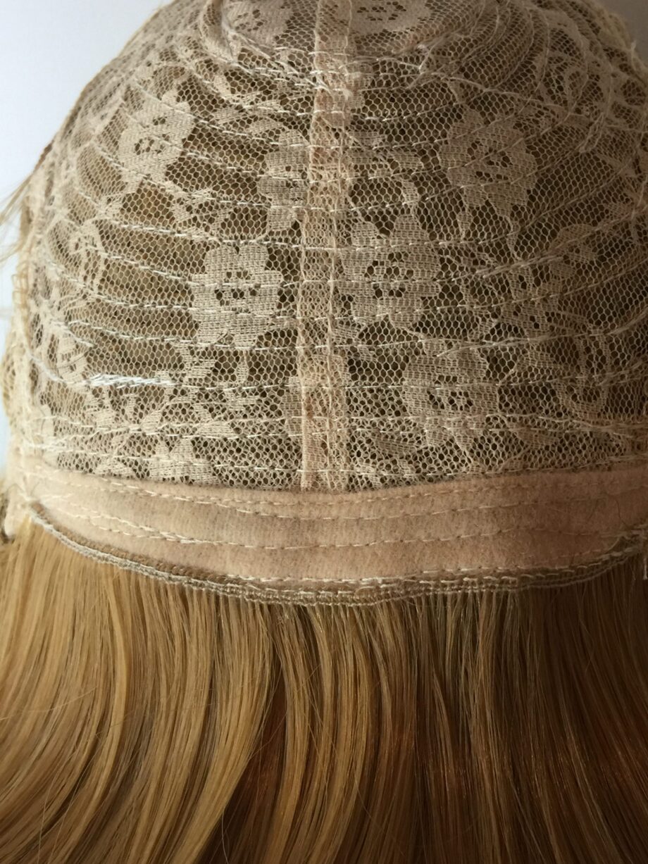 Short blonde wig. Pplblss816
