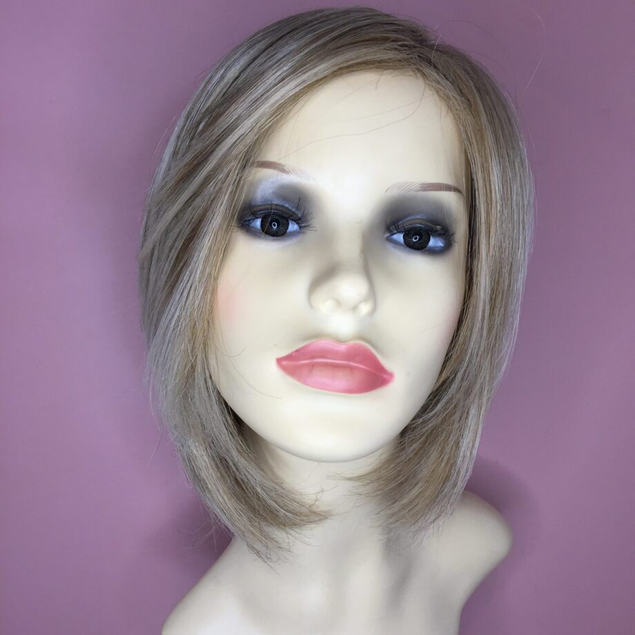 Blonde wig. Pplblms541