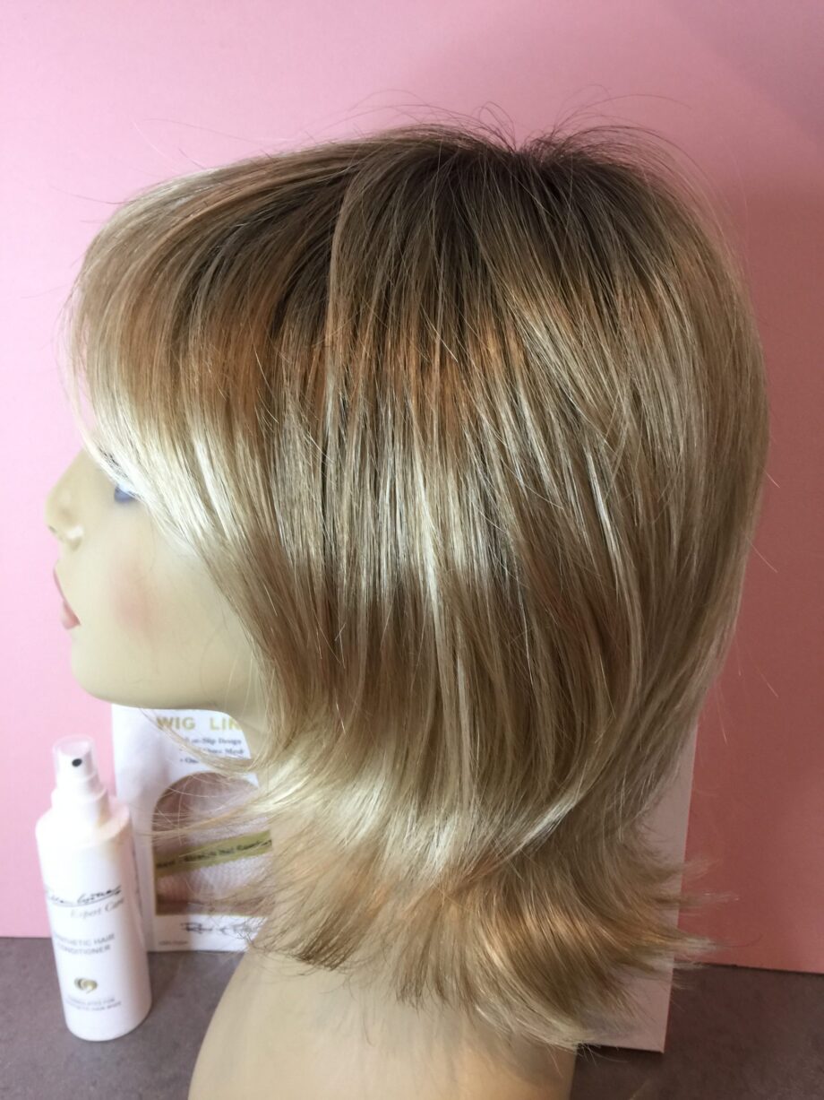 New blonde wig. Pplblms655