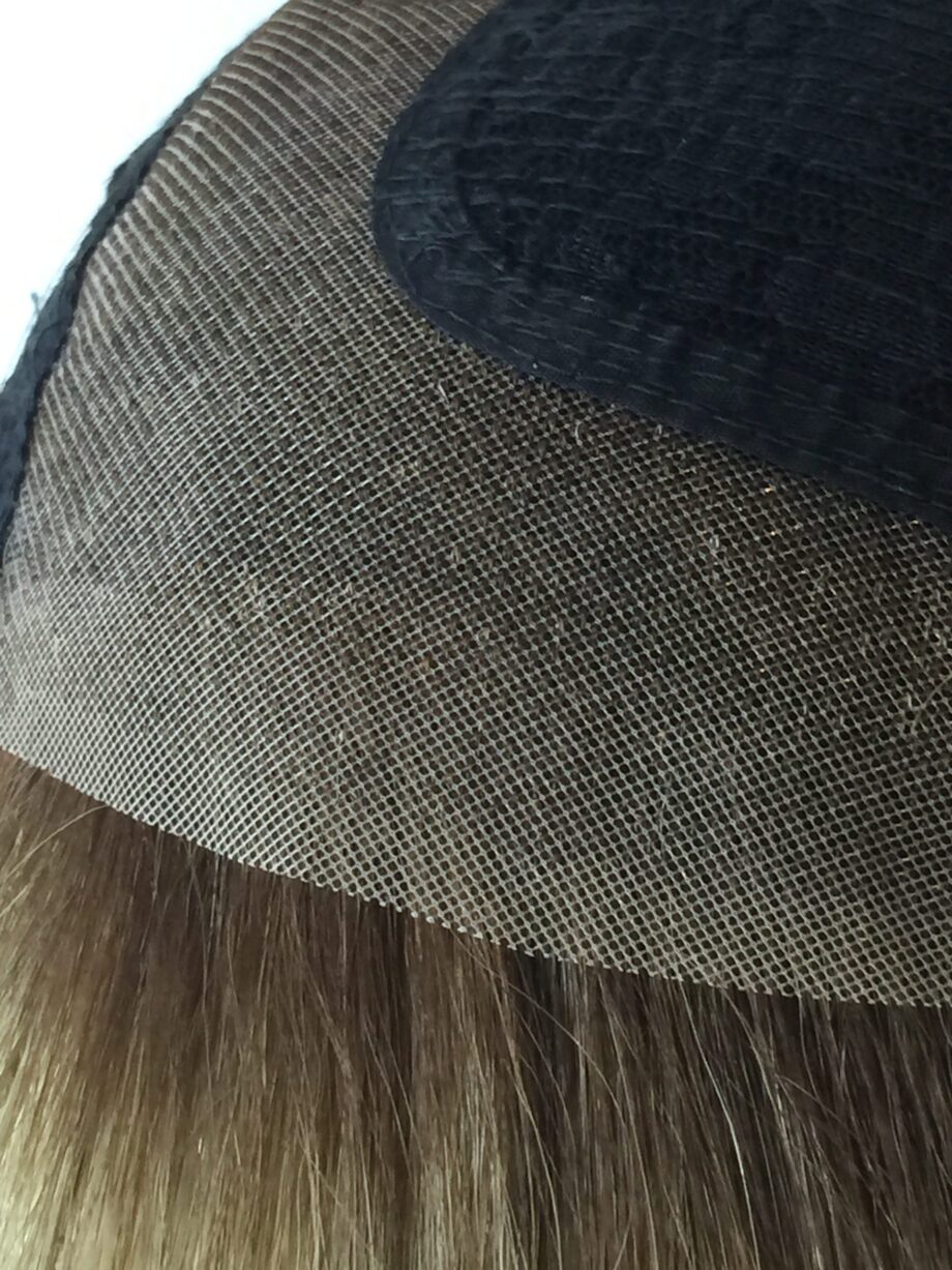 Blonde.  Pplblls809