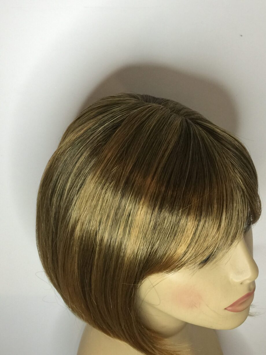 Shiny blonde wig. Pplblms811