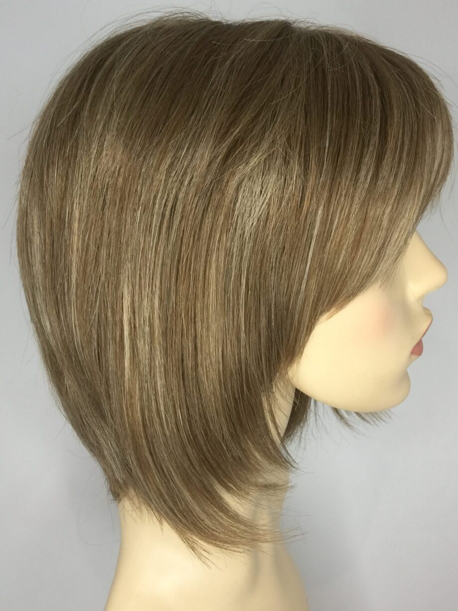 Blonde wig. Pplblms659