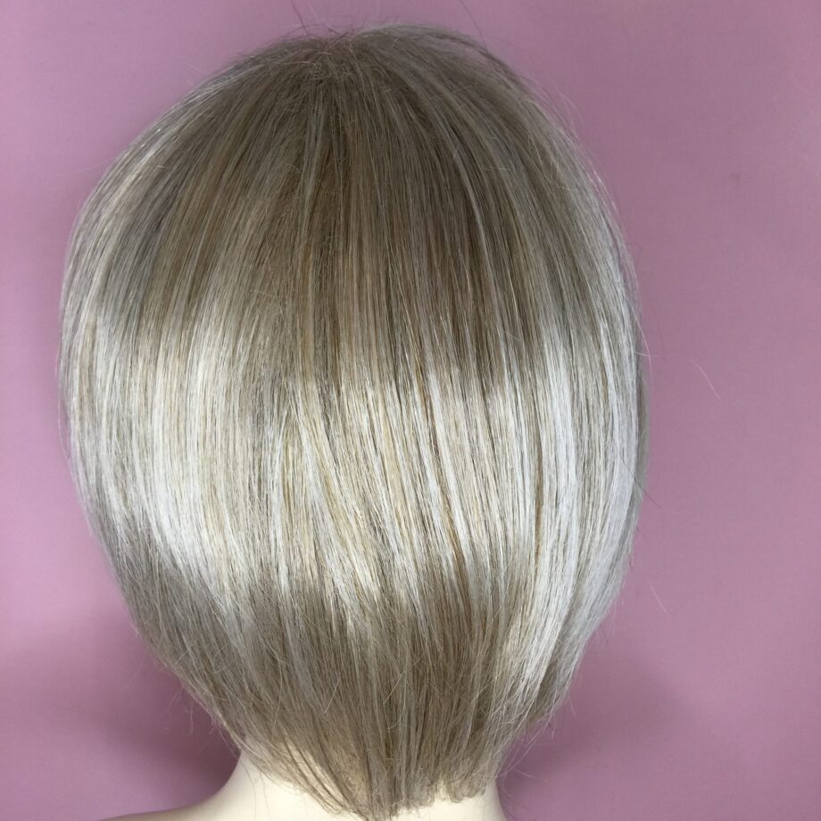 Blonde wig. Pplblms541