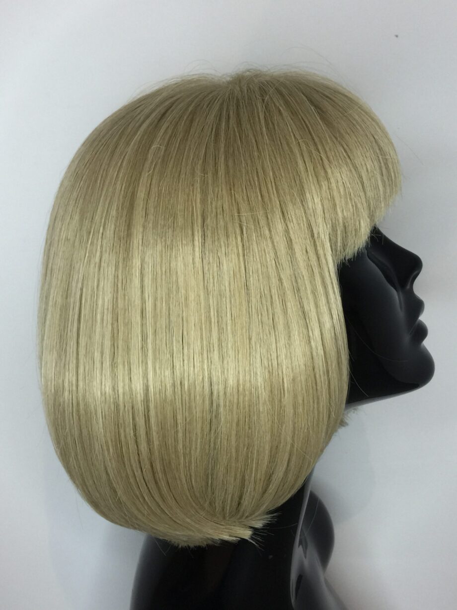 Light blonde wig. Pplblms812