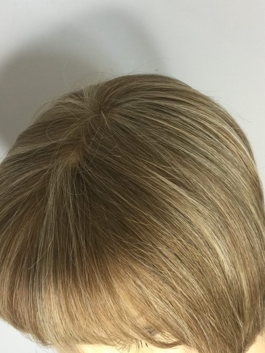 Blonde wig. Pplblms659