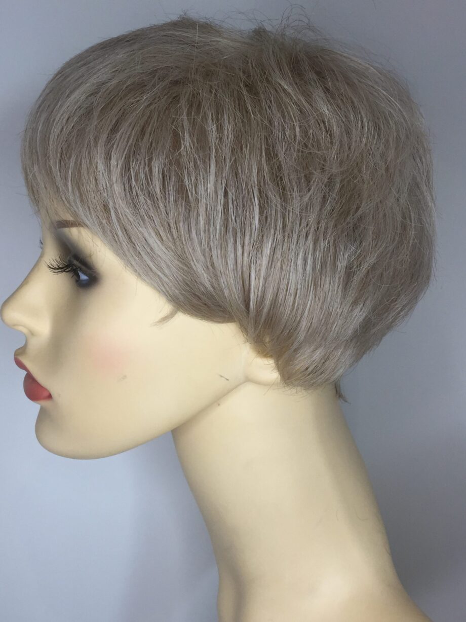 Silver grey wig. Pplgsw554