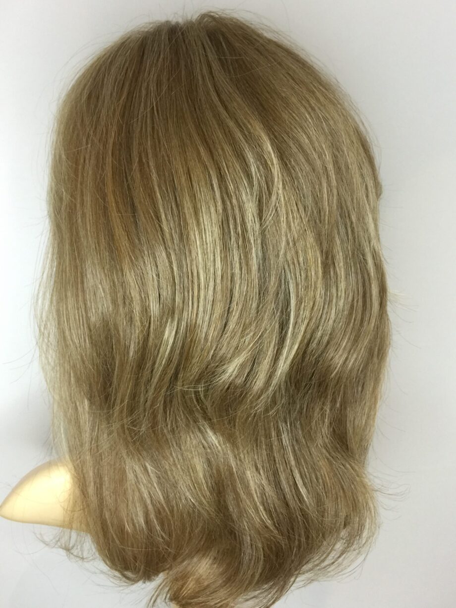 Long blonde wig. Pplbllc813