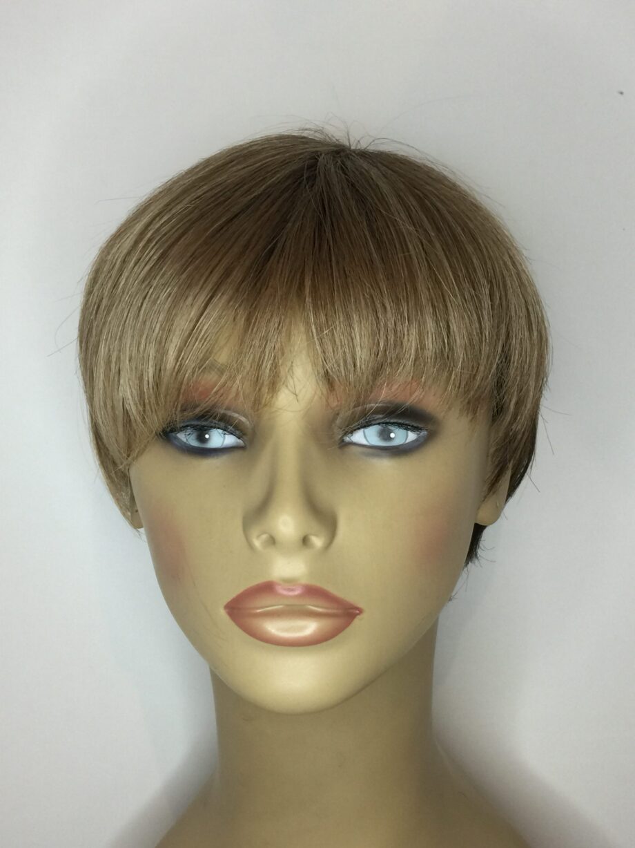 Rooted blonde short wig. Pplblss822