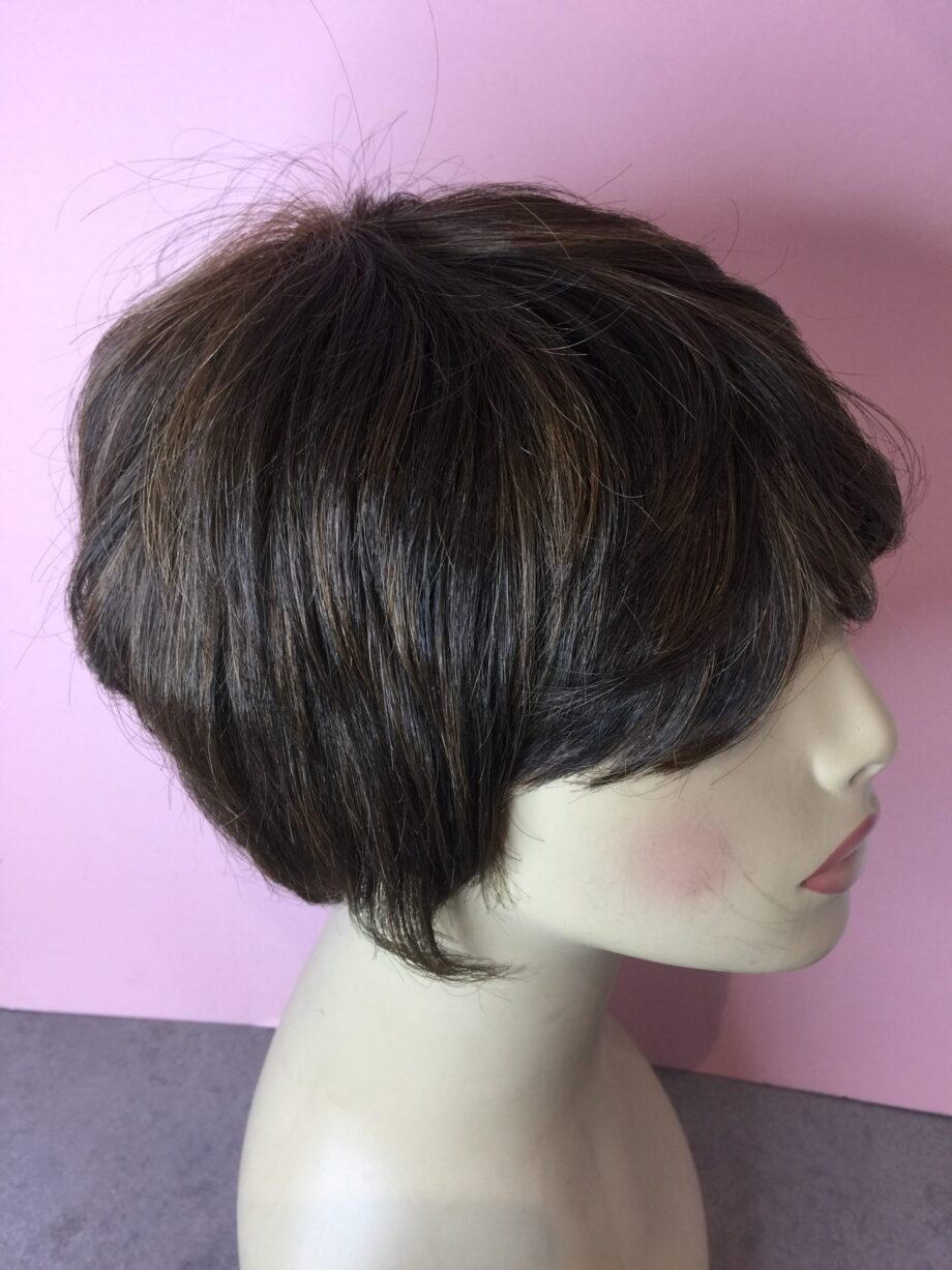 Short brown wig. Pplbrss656