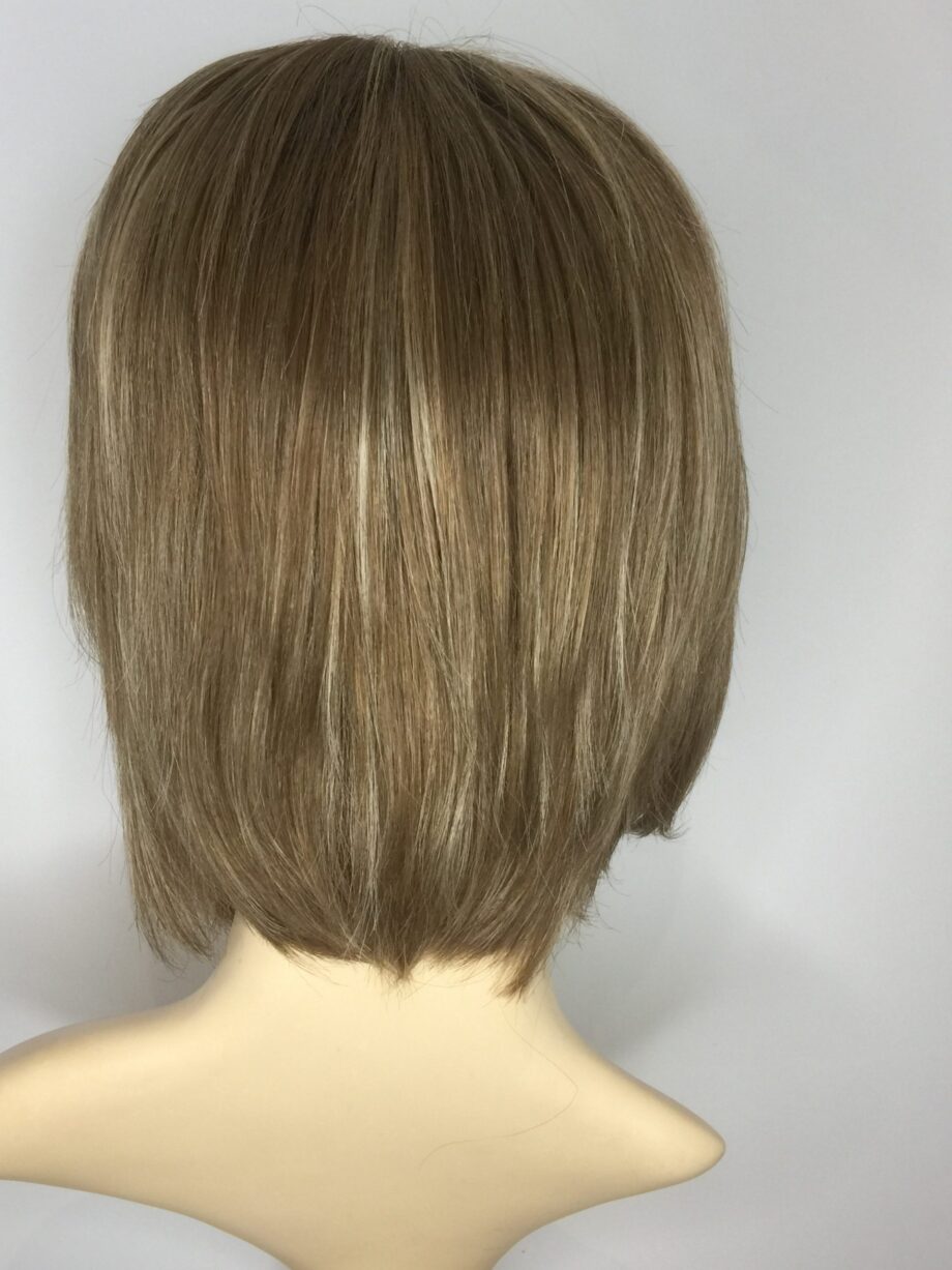 Blonde wig. Pplblms659