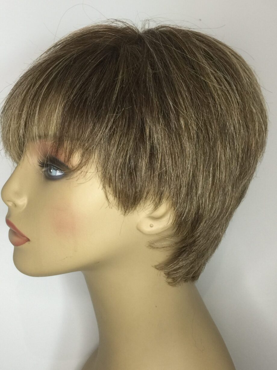 Short blonde wig. Pplblss553