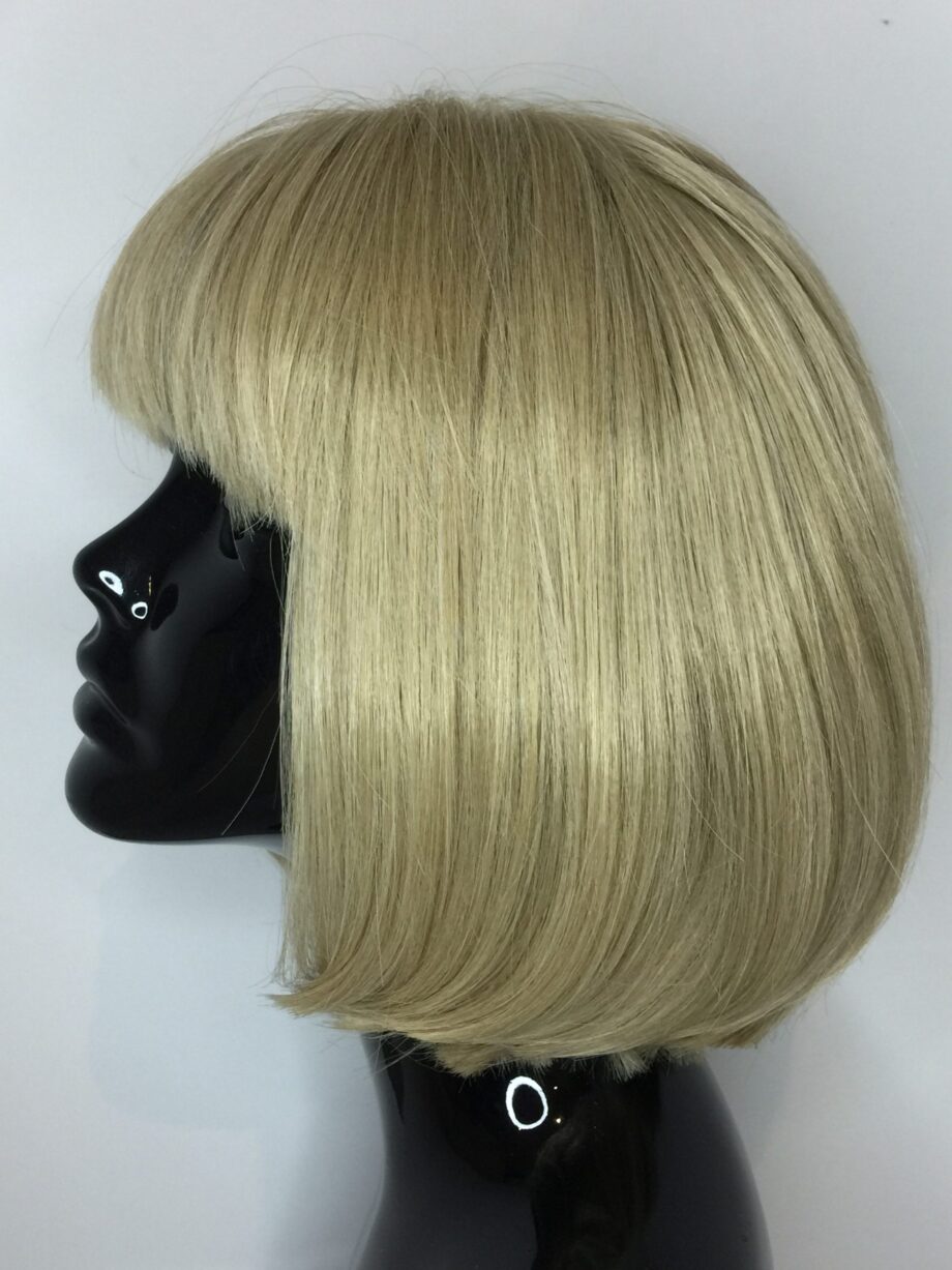 Light blonde wig. Pplblms812