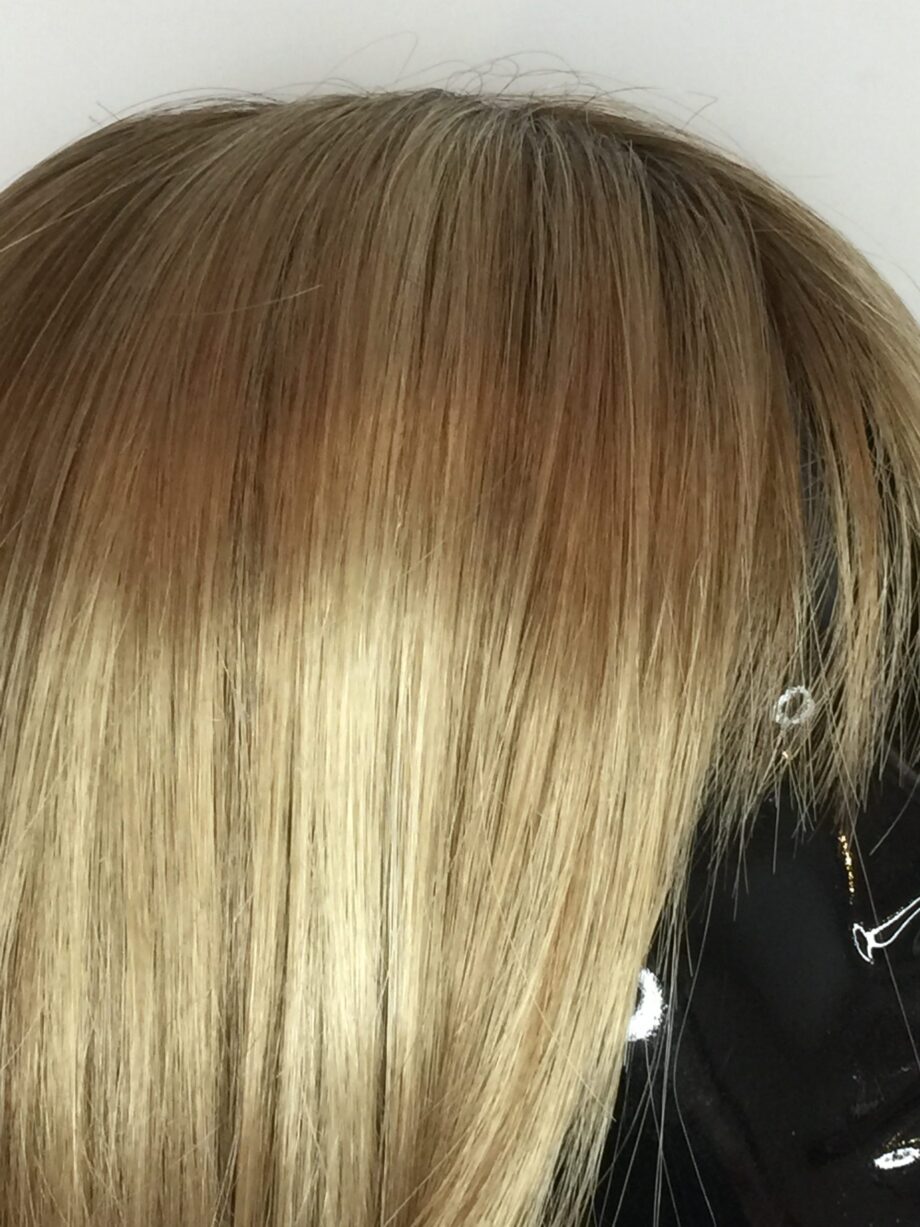 Blonde.  Pplblls809