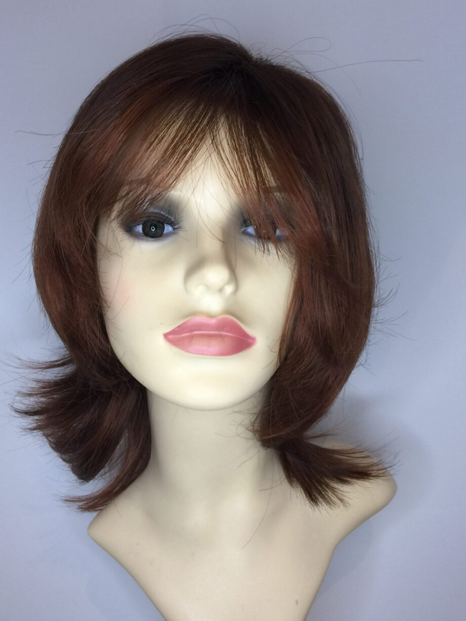 Long red / auburn wig . Pplrlw810