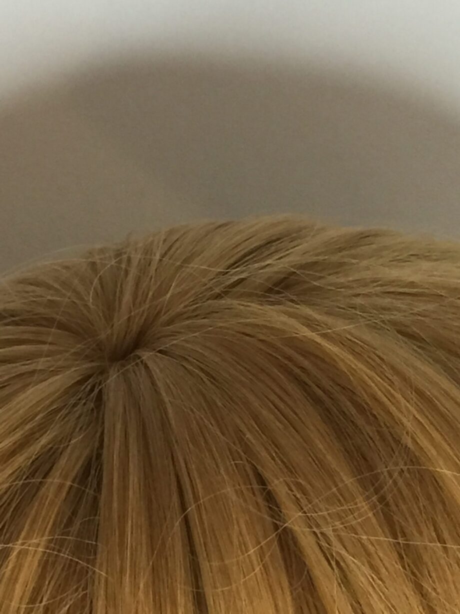 Short blonde wig. Pplblss816
