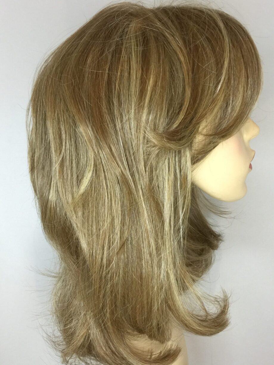 Long blonde wig. Pplbllc813