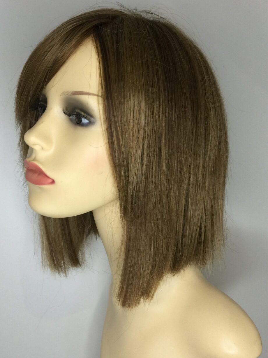 Light brown wig. Pplbrms834