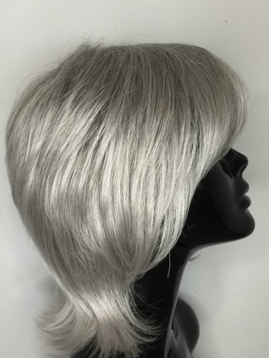 Silver grey wig. Pplgls842