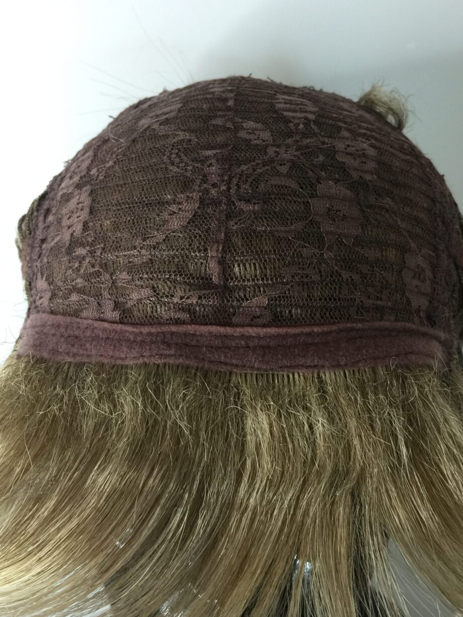 Blonde shiny wig. Pplblms862