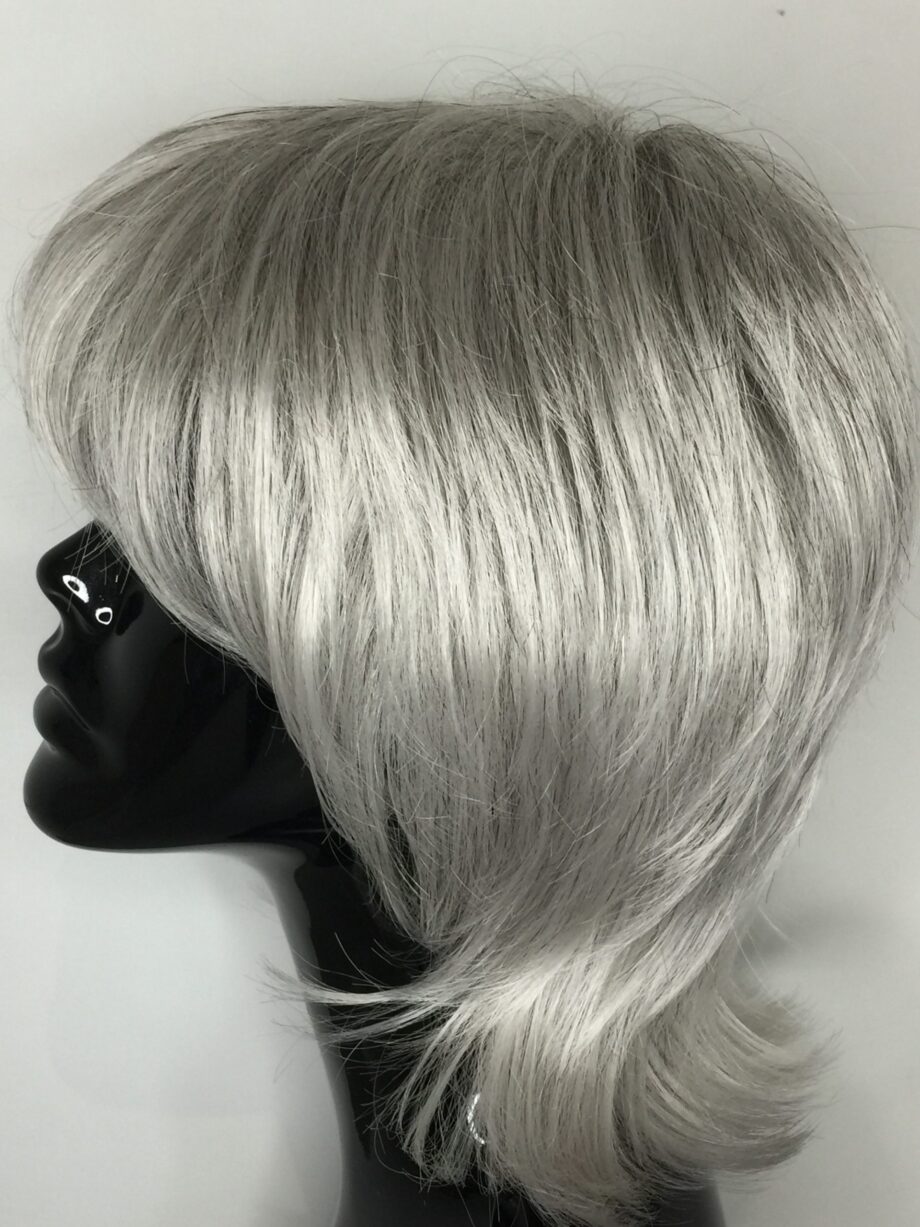 Silver grey wig. Pplgls842