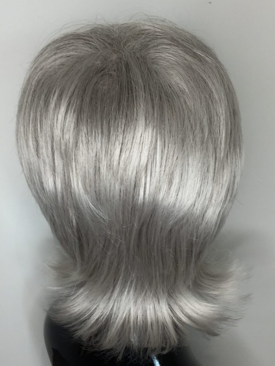 Silver grey wig. Pplgls842