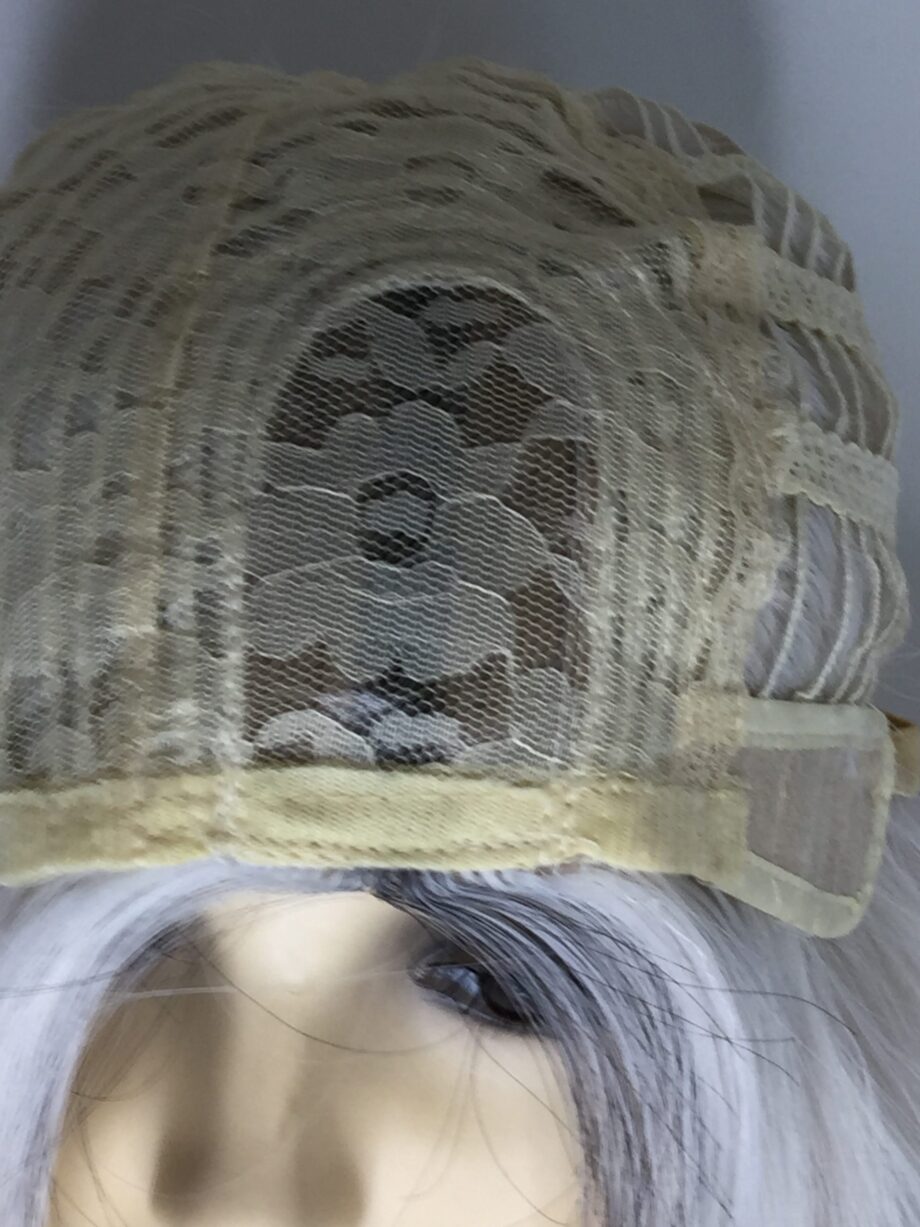 Silver/ white dark roots. Pplwls765